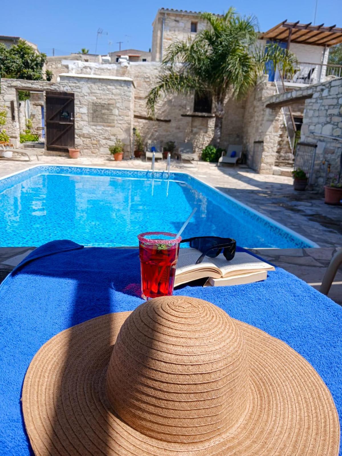 Athena'S Pool Oasis Lejlighed Skarinou Eksteriør billede